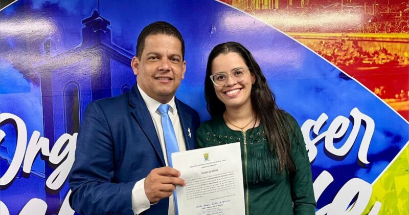 Prefeito Laércio Junior empossa nova servidora aprovada no Concurso Público